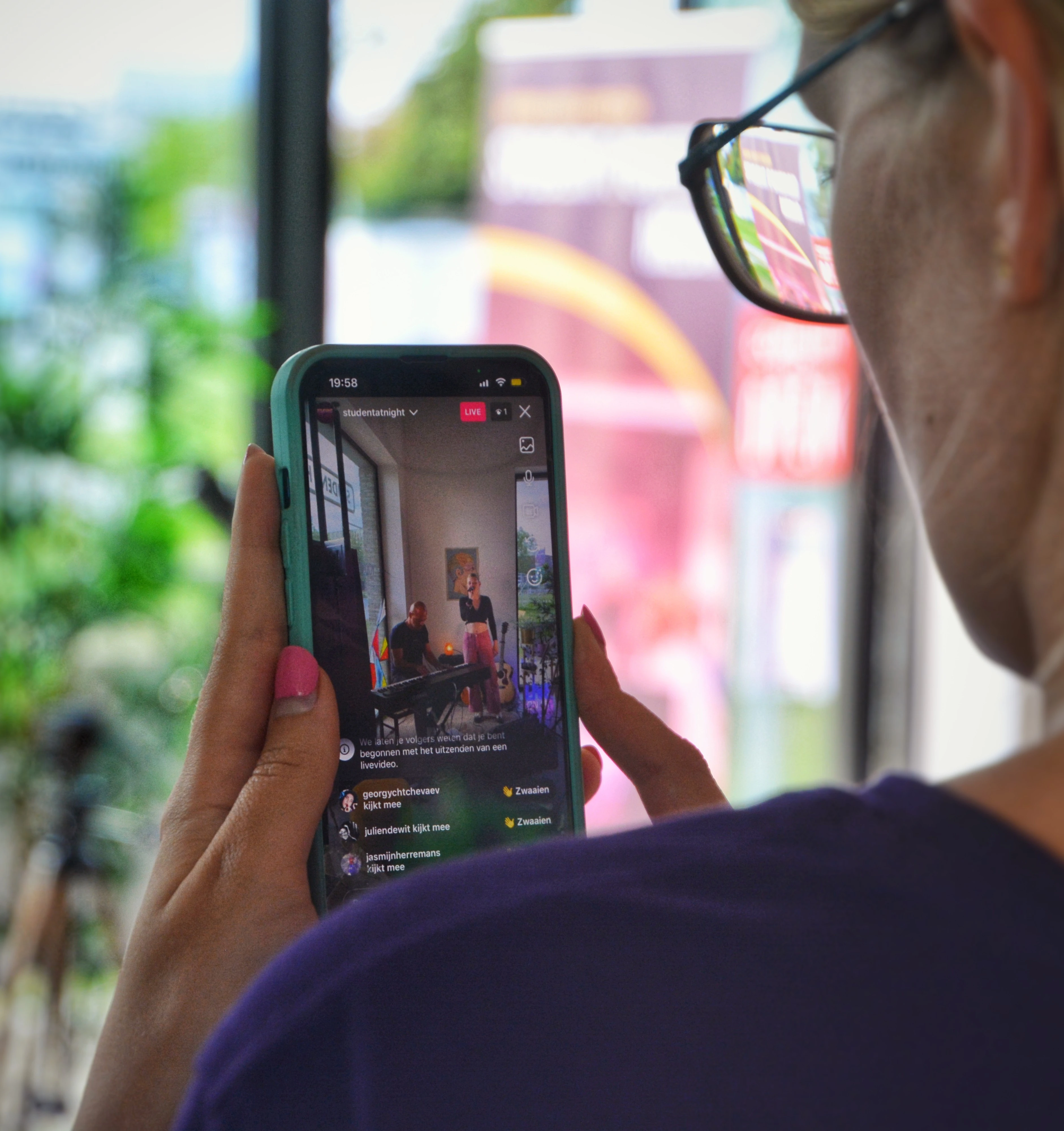 Mediamaker aan het werk