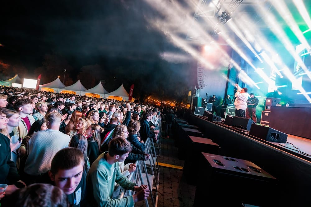 Rector achter de tap en Soleil op het toppunt: zo vierde Hasselt de start van het academiejaar