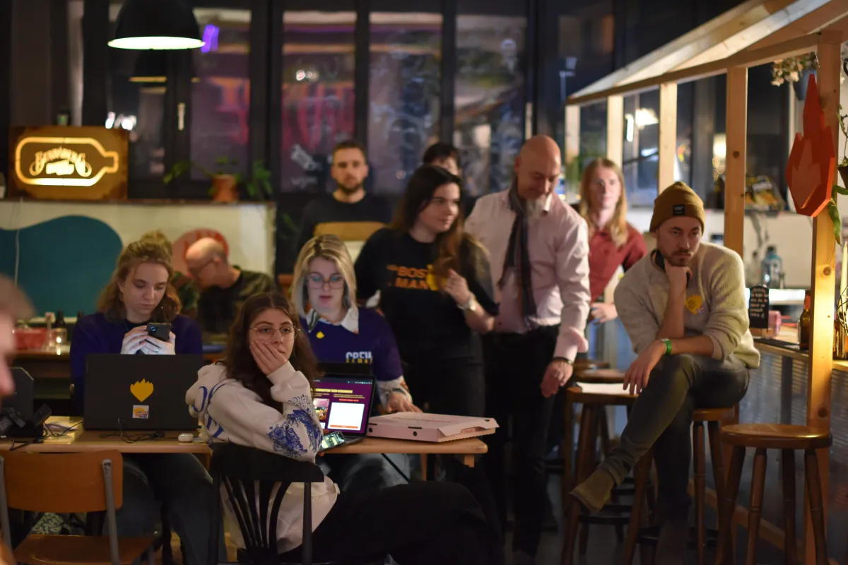 COLUMN | De wereld is niet totaal naar de zak, het nieuws vaak wel