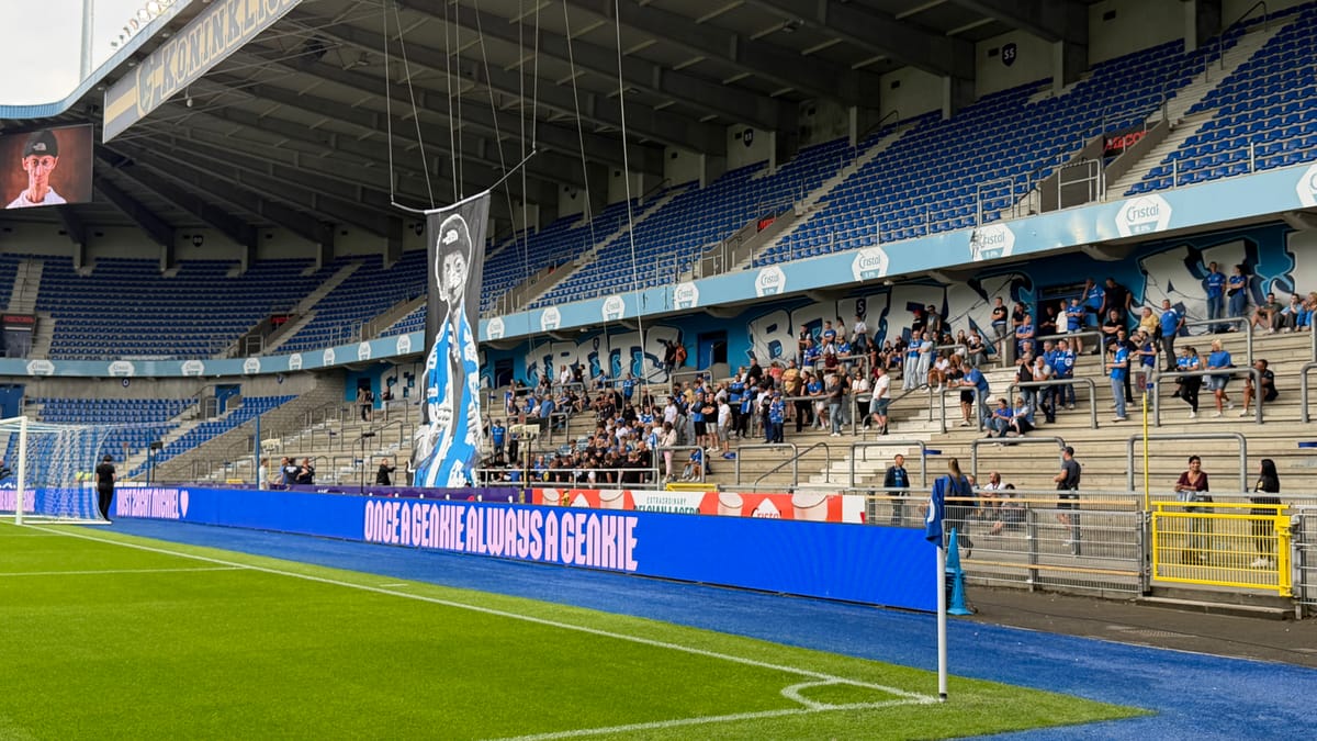 Duizenden Genkies komen samen voor het afscheid van influencer Michiel Vandeweert in stadion van KRC Genk